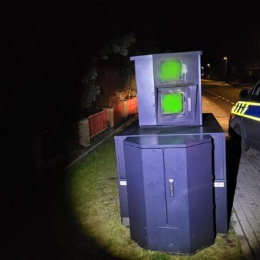 Unbekannte besprühen Blitzer – Polizei sucht Zeugen