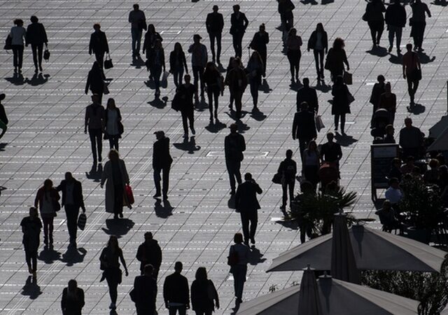 ARD-DeutschlandTREND: Knappe Mehrheit fühlt sich in der Gesellschaft angemessen behandelt – aber inzwischen jeder Vierte eher benachteiligt