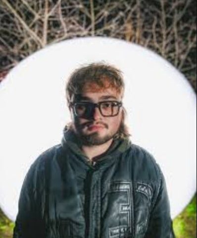 Brown-Eyes White Boy veröffentlicht sein neues Album “Metanarkose”