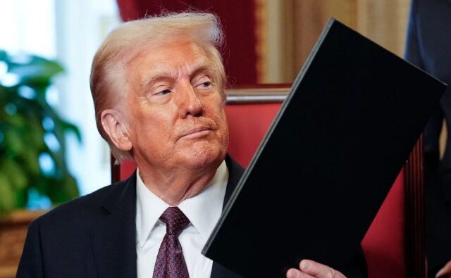 Kündigungswelle in den USA: Trump entlässt Regierungsbeamte