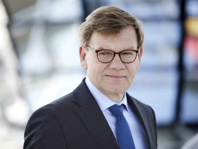 Bei Milliardenhilfen für Ukraine: Wadephul wirft Scholz Tricks vor