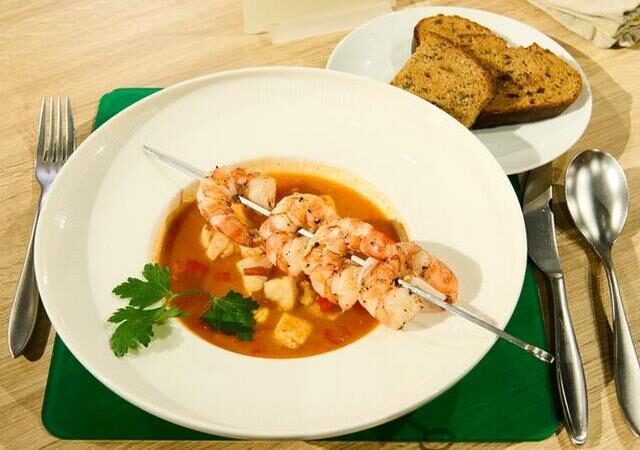 Die Küchenschlacht: Pikante Fischsuppe vs. Erbsencreme vom 28. Januar 2025