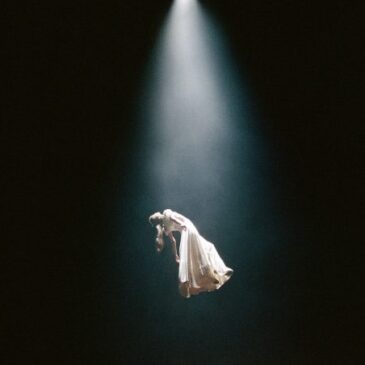 Ariana Grande veröffentlicht Deluxe Version ihres Albums “eternal sunshine”