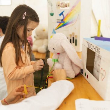 Große Teddyklinik 2025: Spielerisch die Angst vorm Arzt nehmen