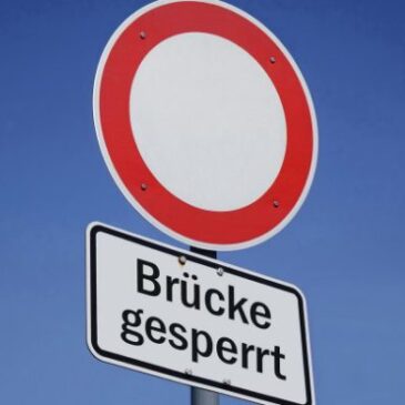 Aktuelle Baustellensituation im Magdeburger Stadtgebiet / Fußgängerbrücke am Petriförder wird abgerissen