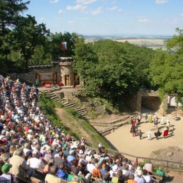 Kulturstaatssekretär bei Wiedereröffnung des Harzer Bergtheaters Thale