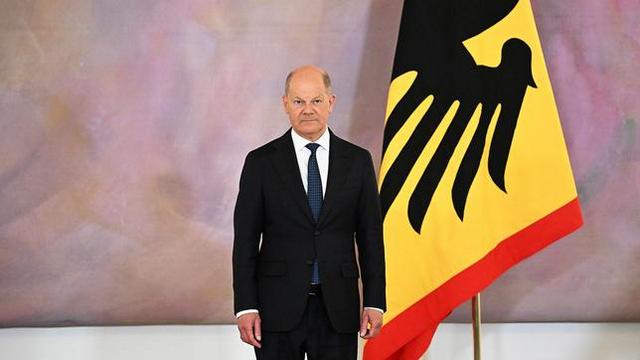 Großer Zapfenstreich für Olaf Scholz (Das Erste  21:00 – 22:15 Uhr)