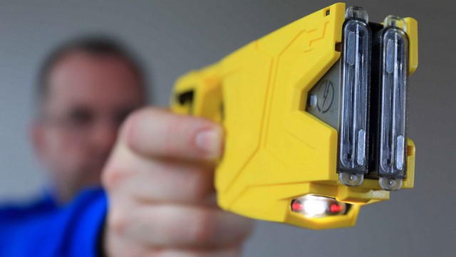 Bundespolizei: Dobrindt plant Taser-Ausstattung