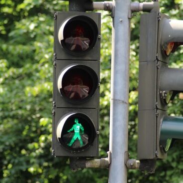 Verkehrssicherheit: Abgeordnete aus Sachsen-Anhalt fordern längere Grünphasen für Fußgänger