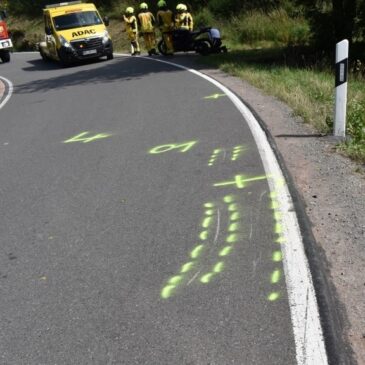 Schwerer Motorradunfall auf der L95 – Notoperation am Unfallort