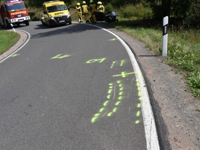 Schwerer Motorradunfall auf der L95 – Notoperation am Unfallort