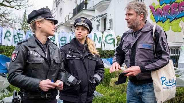 Krimiserie: Notruf Hafenkante – Die Party ist vorbei (ZDF 19:25 – 20:15 Uhr)