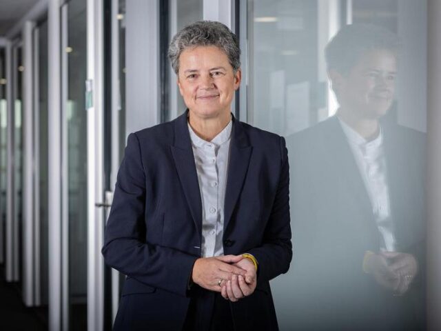 Sachsen-Anhalts Verkehrsministerin Hüskens will Bau von Straßen und Brücken beschleunigen