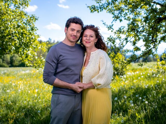 „Sturm der Liebe“ feiert Jubiläum: 20 Jahre große Gefühle am „Fürstenhof“ und Staffelstart mit neuem Traumpaar