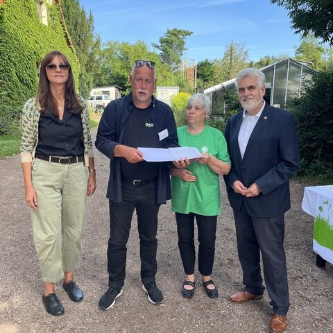 750.000 Euro für Kreuzotter-Schutz: Willingmann überreicht Förderung an BUND