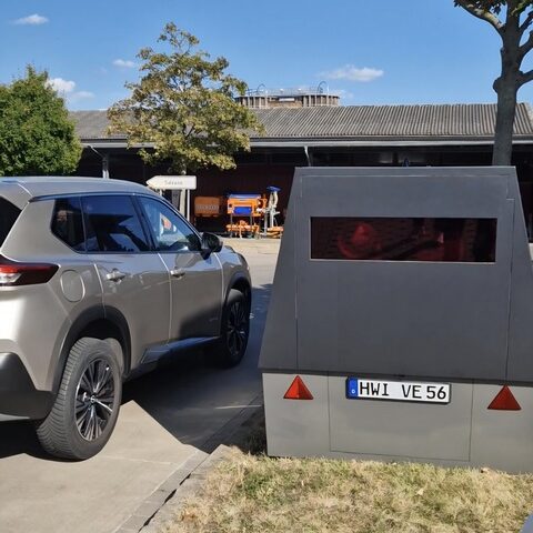 Neues Geschwindigkeitsmessgerät im Einsatz / Blitzer-Anhänger rund um die Uhr im Stadtgebiet