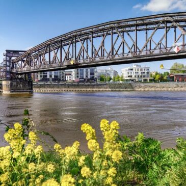 Oberbürgermeisterin: „Stadtverwaltung hat Fördermöglichkeit für private Hubbrücke aufgezeigt“ / Reaktion auf Schließung durch Eigentümer