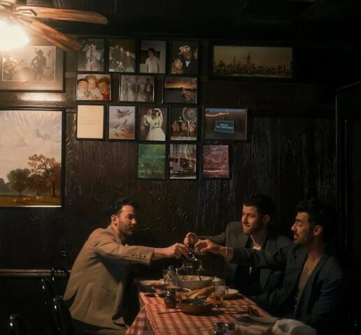 Jonas Brothers veröffentlichen ihr neues Album “Greetings From Your Hometown”