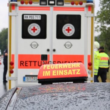 Drei Schwerverletzte bei Verkehrsunfall auf der B71