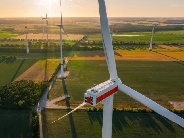 Sechsmal so viel Strom auf knapp zwei Dritteln der Fläche: Willingmann nimmt Repowering-Windpark Elster in Betrieb