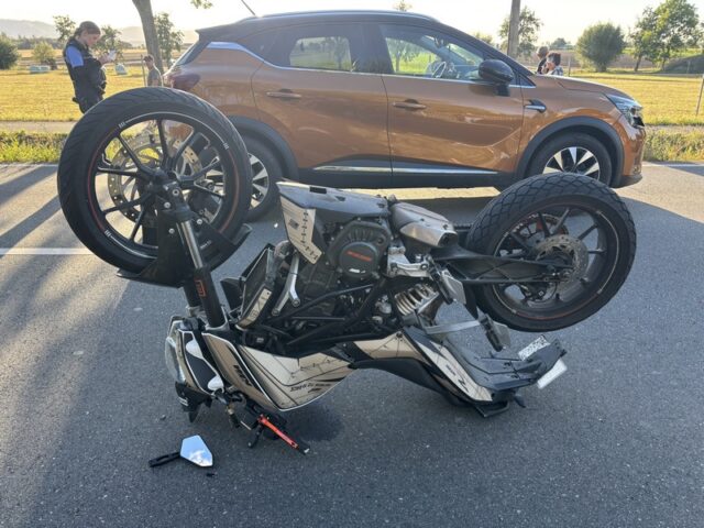 Zwei Verkehrsunfälle auf der B244