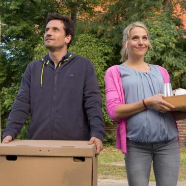 Komödie: Handwerker und andere Katastrophen  (ZDF  12:15 – 13:40 Uhr)
