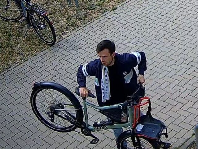 Schulgelände Agnetenstraße: Polizei sucht mit Fotos nach Fahrraddieb