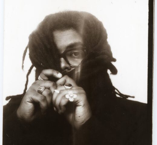 Elmiene veröffentlicht seine neue EP “Heat The Streets” inklusive “Useless (Without You)”