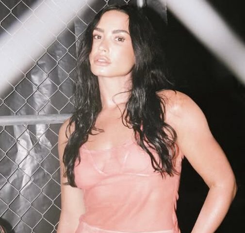 Demi Lovato veröffentlicht ihre neue Single “Here All Night”