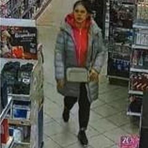 Drogerie in Hohenwarsleben: Polizei sucht mit Fotos nach Ladendiebe