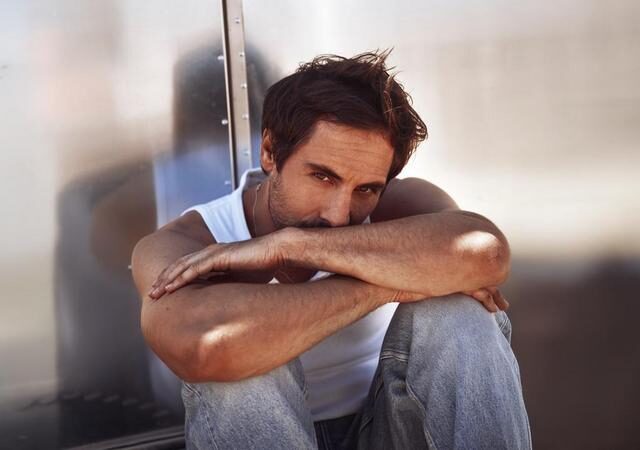 Live aus Dessau – Pop Around@Bauhaus: Max Giesinger (3sat  20:15 – 21:15 Uhr)