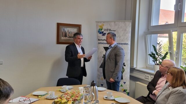 Staatssekretär Eichner übergibt Förderung über rund 400.000 Euro an Landkreis Anhalt-Bitterfeld