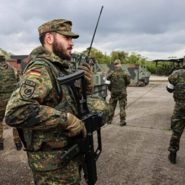 Haseloff bei Aufstellungsappell in Möckern: Bundeswehr gehört in die Mitte unserer Gesellschaft