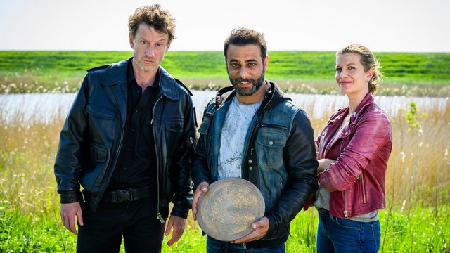 Krimi: Friesland – Tief im Dreck (ZDF 20:15 – 21:45 Uhr)