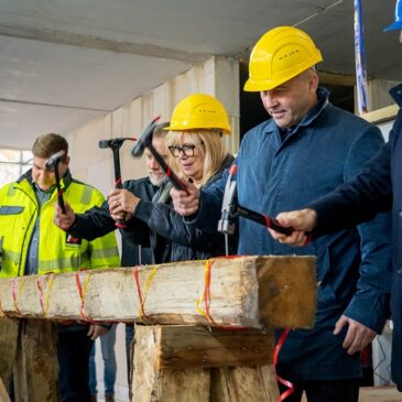 Richtfest für Kinderschutzzentrum in Stadtfeld / Meilenstein für den Neubau der städtischen Einrichtung