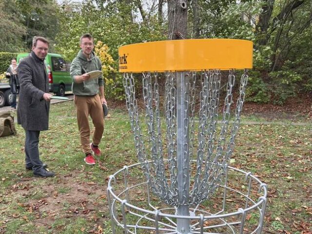 Discgolf-Anlage im Elbauenpark eröffnet