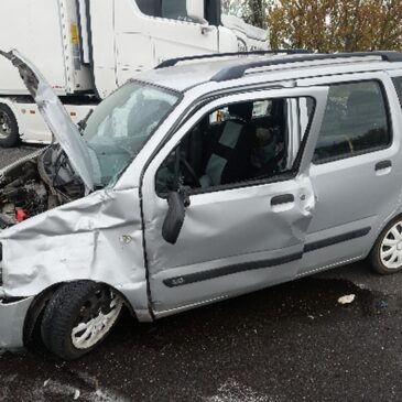 B71: Kollision zwischen Pkw und Sattelzug
