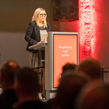 Planungen für den 20. Dezember: Gottesdienst, Gedenkveranstaltung, Lichterkette, Glockengeläut / Oberbürgermeisterin ehrte gestern Einsatz- und Rettungsteams in der Johanniskirche
