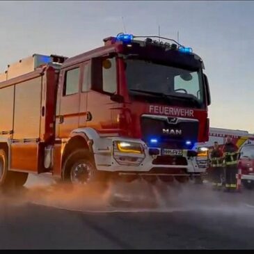 Brand- und Katastrophenschutz: Staatssekretär übergibt Tanklöschfahrzeug 4000 Staffel an Ortsfeuerwehr Granschütz