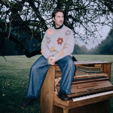 Benjamin Amaru mit seiner neuen Single „The World (AR)“