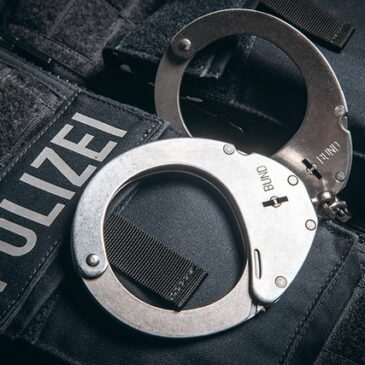 Polizisten vollstrecken französischen Haftbefehl