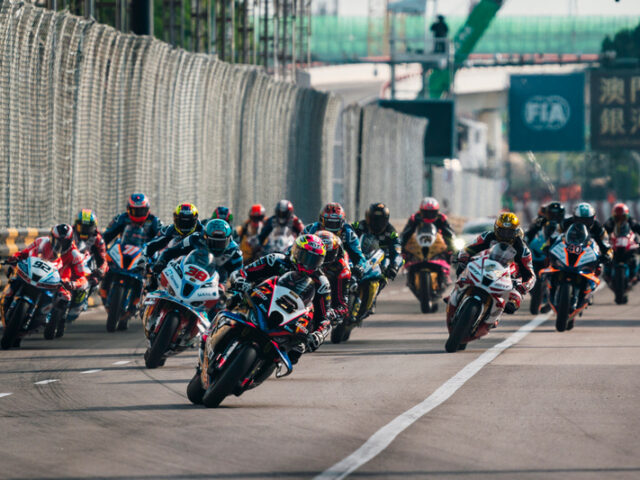 Jubel in den Straßenschluchten Macaus: BMW Road Racer feiern Dreifachsieg