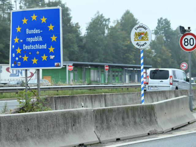 ARD-DeutschlandTREND: Zuwanderung und Flucht sowie Wirtschaft sind nach Meinung der Deutschen die wichtigsten Probleme