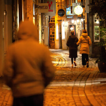 ARD-DeutschlandTREND: Die eine Hälfte der Deutschen fühlt sich sicher, die andere nicht