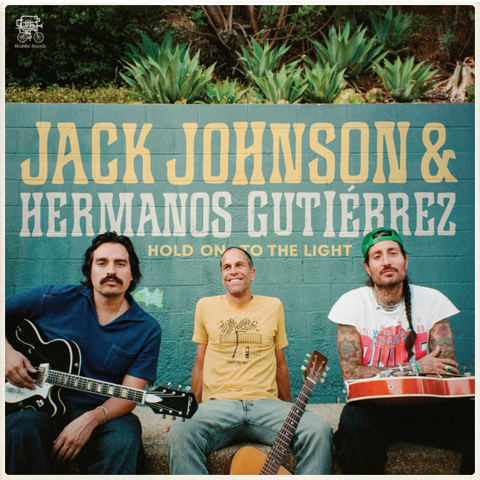 Jack Johnson veröffentlicht neue Single “Hold On To The Light” featuring Hermanos Gutierrez