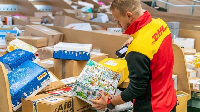 Weihnachtszeit: DHL erwartet Millionen Pakete