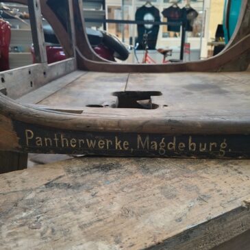 Sehr seltenes Exponat: Motorwagen der Pantherwerke im Technikmuseum Magdeburg