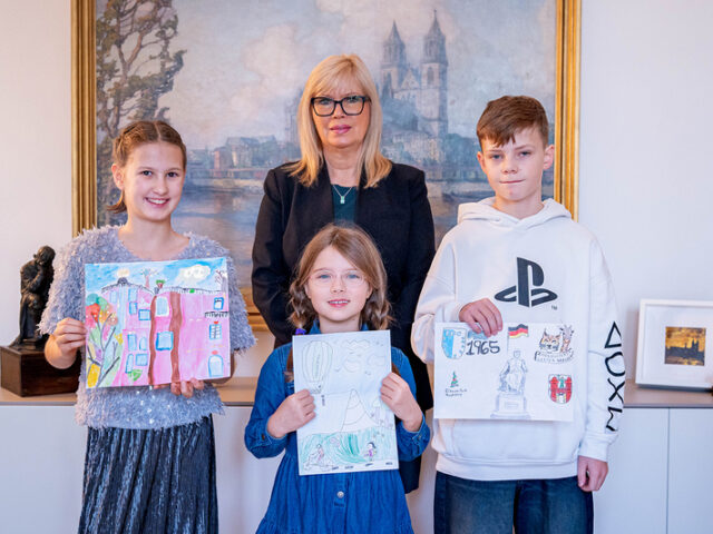 Oberbürgermeisterin kürt Siegerinnen und Sieger des diesjährigen Malwettbewerbs der Stadt / Motto „Die Stadt schreibt Geschichte – wir malen sie“