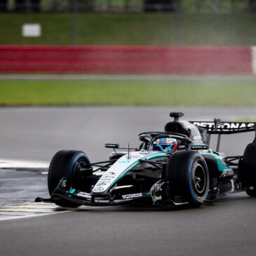 Mercedes-AMG PETRONAS F1 Team: W17 gibt sein Debüt auf der Rennstrecke