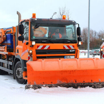 Landeshauptstadt erinnert Grundstückseigentümer an Räum- und Streupflichten / Städtischer Winterdienst seit 2.45 Uhr unterwegs
